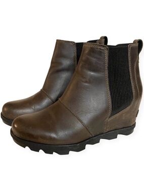 Sorel Joan Of Arctic Wedge II Chelsea Boots Booties Size 8.5 Dark Brown & Black